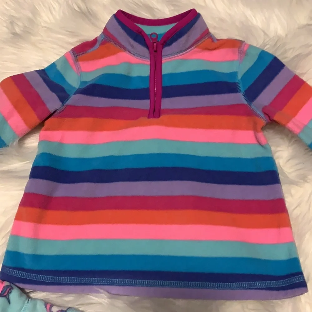 5 for $25🎈 2 oshkosh fleece sweaters